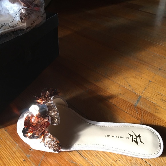 Brand New L-Dizzy Rose Gold sandal - Picture 3 of 4